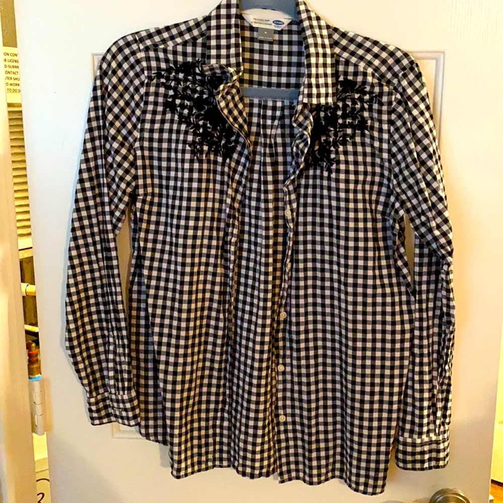 Old Navy embroidered gingham button down